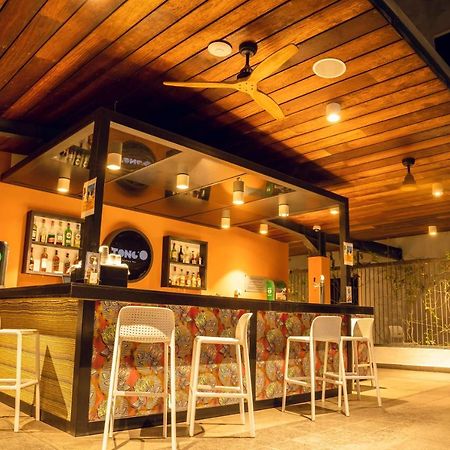 Onomo Hotel Дуала Экстерьер фото
