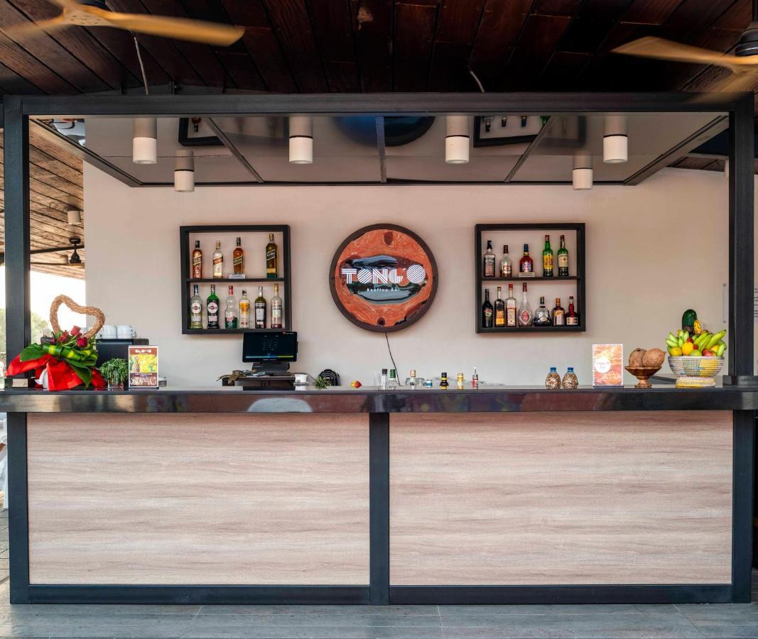 Onomo Hotel Дуала Экстерьер фото